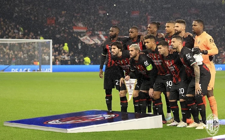 AC Milan lolos ke perempat final Liga Champions setelah mengalahkan Tottenham Hotspur dengan skor agregat 1-0.
